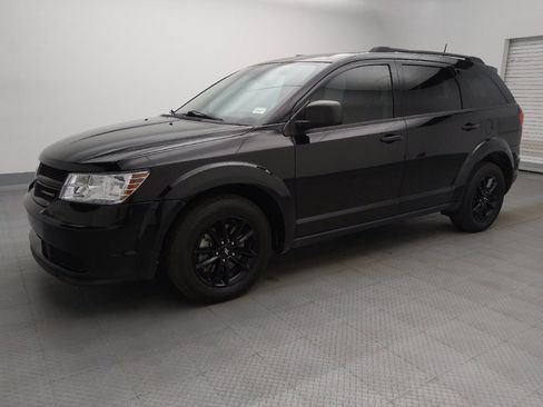 Used 2020 Dodge Journey SE w/ Blacktop Package FWD image 2