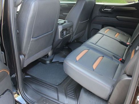 Used 2024 GMC Sierra 1500 AT4 w/ Technology Package AWD/4WD image 26
