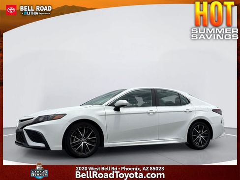 Used 2024 Toyota Camry SE FWD image 1