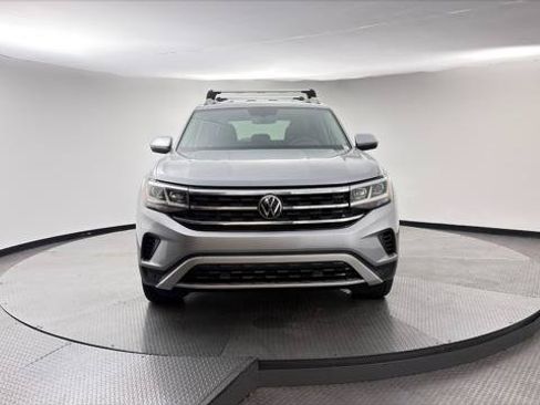 Used 2023 Volkswagen Atlas SE w/ Black Wheel Package FWD image 12