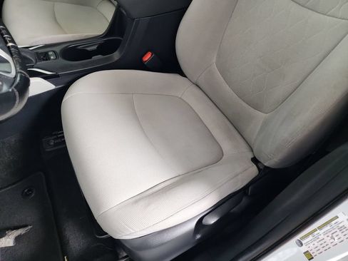 Used 2022 Toyota Corolla Cross LE FWD image 16