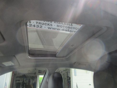 Used 2005 Buick LaCrosse CXS w/ Gold Convenience Package FWD image 10