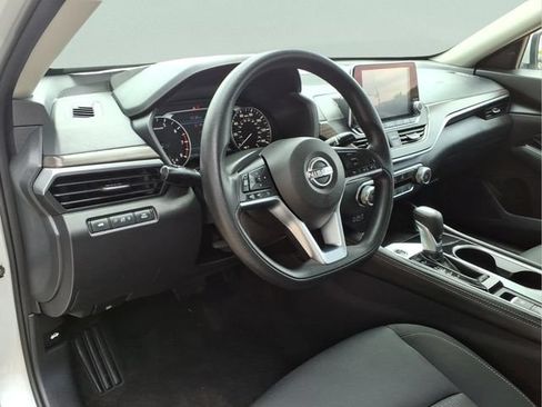 Used 2023 Nissan Altima 2.5 SV AWD/4WD image 13
