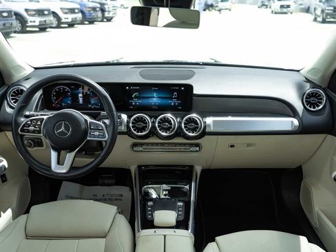 Used 2022 Mercedes-Benz GLB 250 image 16