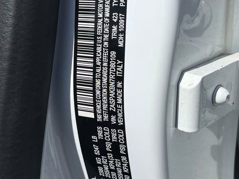 Used 2024 Alfa Romeo Stelvio Veloce image 29