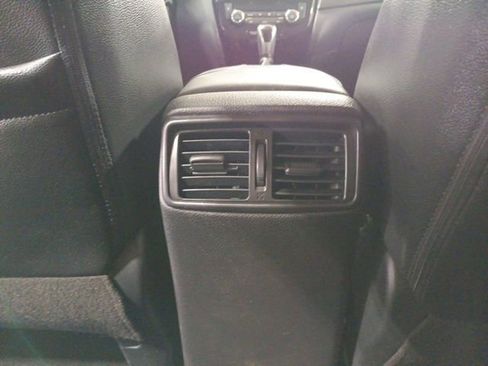 Used 2020 Nissan Rogue SL image 29