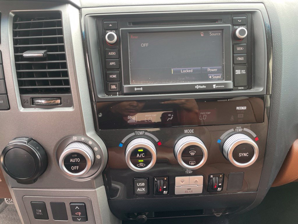 Used 2017 Toyota Sequoia Platinum RWD image 12