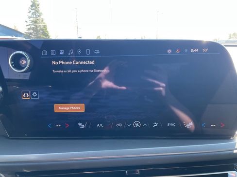 Used 2025 Chevrolet Traverse LT w/ LPO, Floor Liner Package FWD image 19