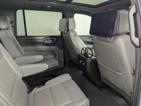 Used 2021 GMC Yukon XL SLT w/ Rear Media and Nav Package image 21