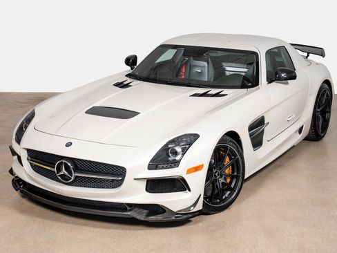 Used 2014 Mercedes-Benz SLS AMG Black Series image 2