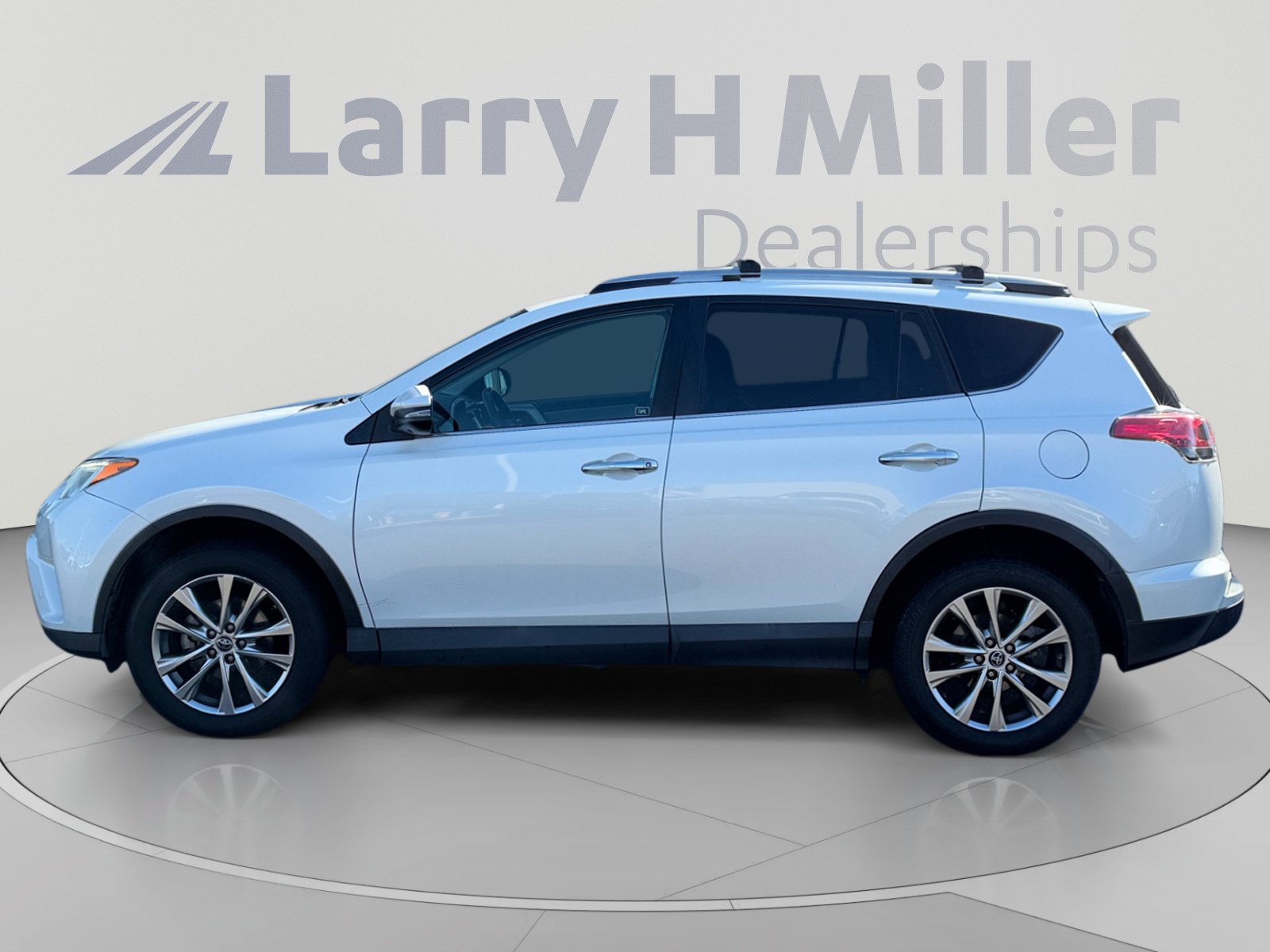 Used 2017 Toyota RAV4 Limited w/ Advanced Technology Package AWD/4WD image 2