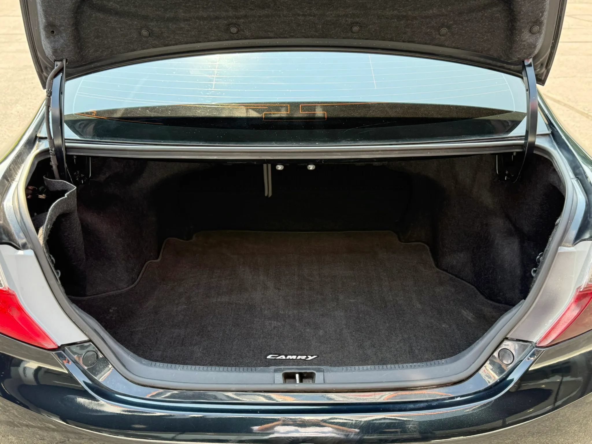 Used 2014 Toyota Camry XLE w/ Convenience Package FWD image 41