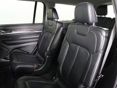 Used 2023 Jeep Grand Cherokee L Limited image 33