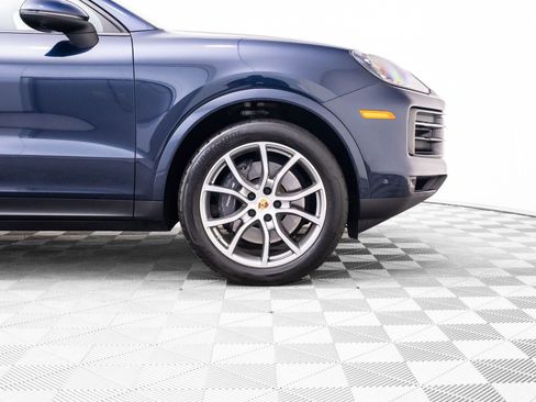 Certified 2024 Porsche Cayenne Coupe AWD/4WD image 35