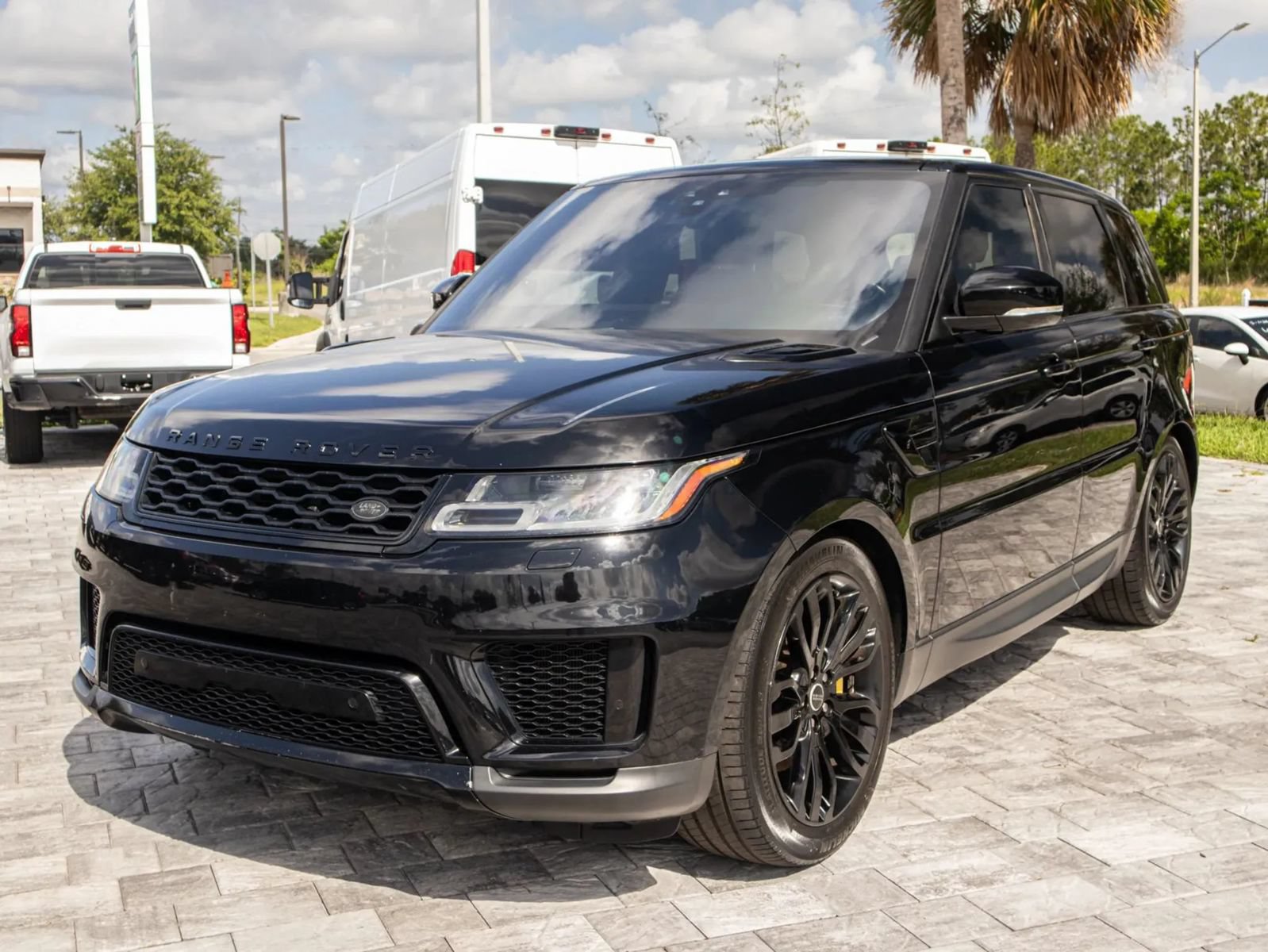 Used 2020 Land Rover Range Rover Sport SE AWD/4WD image 3