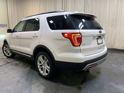 Certified 2017 Ford Explorer XLT w/ Equipment Group 202A image 5