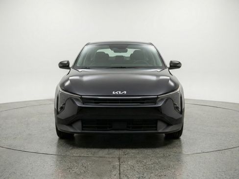 Used 2025 Kia K4 LXS image 2