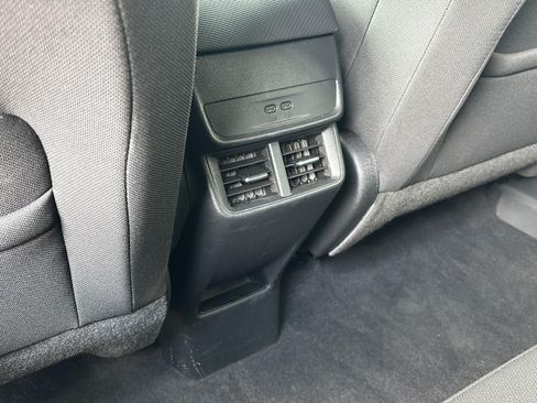 Used 2025 Chevrolet Equinox LT AWD/4WD image 9