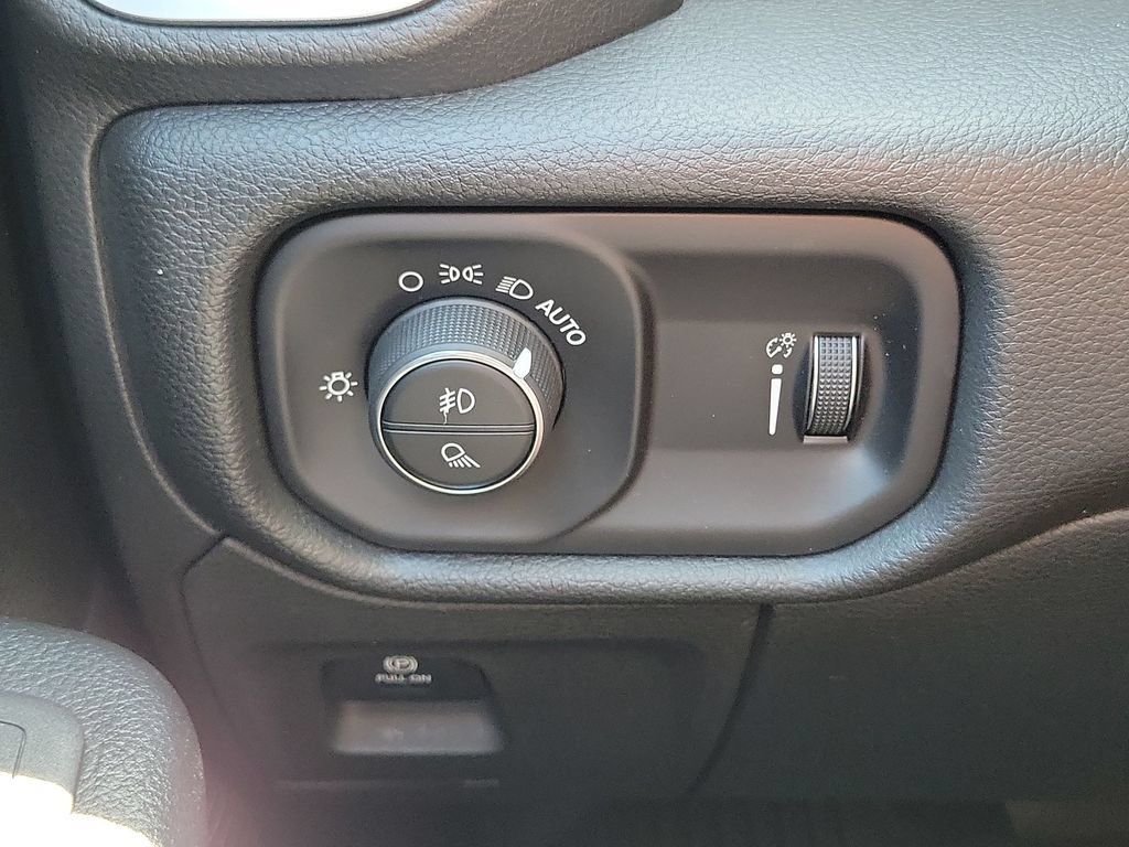 Used 2023 RAM 1500 Big Horn RWD image 18