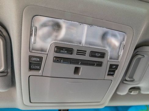 Used 2016 Toyota Camry XLE FWD image 28