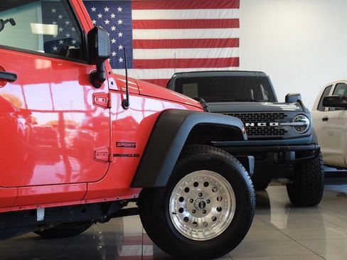 Used 2013 Jeep Wrangler Sport AWD/4WD image 16