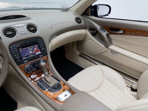 Used 2009 Mercedes-Benz SL 550 image 31