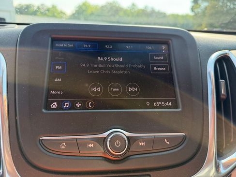 Used 2021 Chevrolet Equinox LS FWD image 17