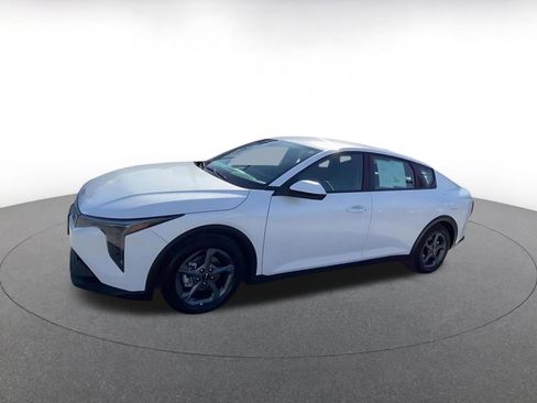 Used 2025 Kia K4 LXS image 8