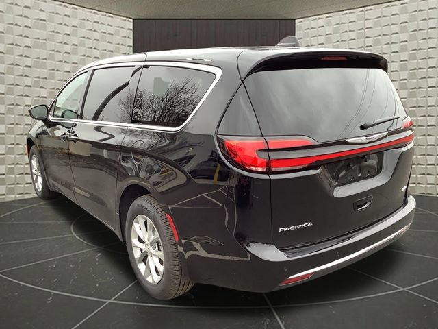 New 2026 Chrysler Pacifica Select AWD/4WD image 6