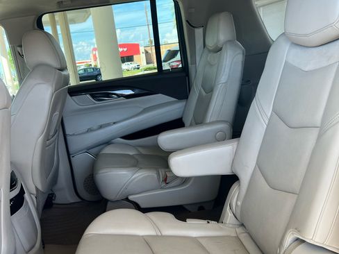 Used 2015 Cadillac Escalade ESV Premium image 6