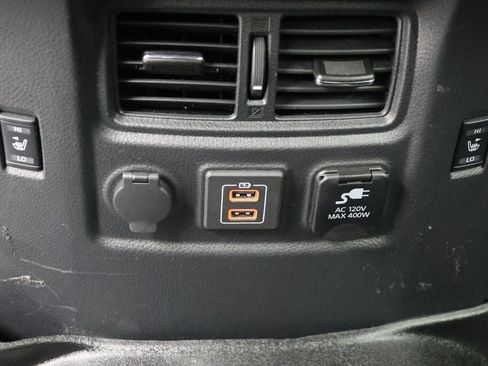 Used 2023 Nissan Titan PRO-4X w/ Pro-4x Convenience Package image 18