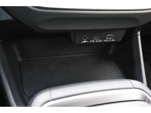 Used 2025 Subaru Crosstrek 2.0i Premium image 27