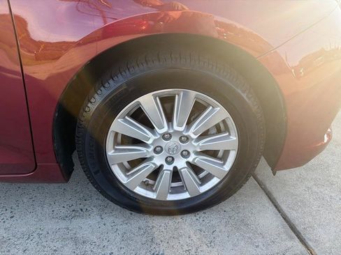 Used 2014 Toyota Sienna Limited w/ Limited Premium Package FWD image 34