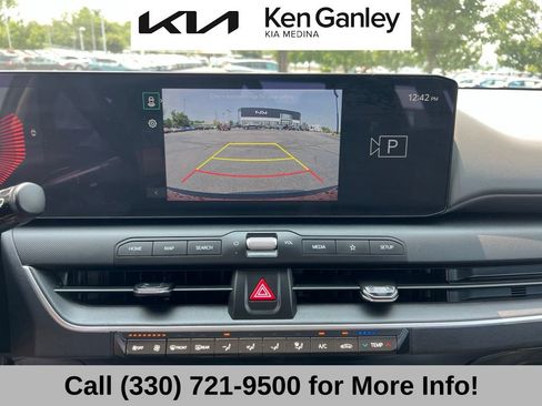 Certified 2025 Kia K4 FWD image 33