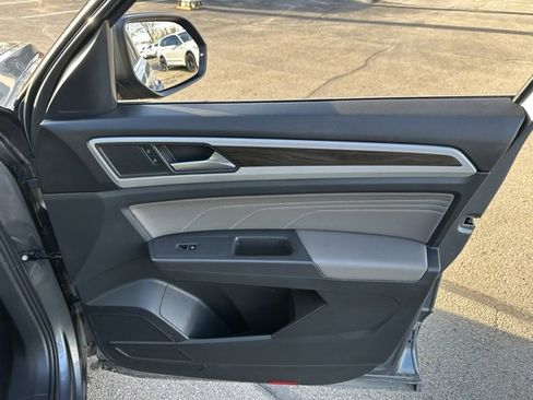 Used 2023 Volkswagen Atlas SE image 21
