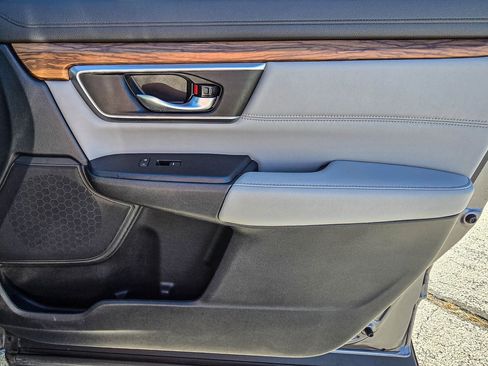 Used 2019 Honda CR-V Touring image 40