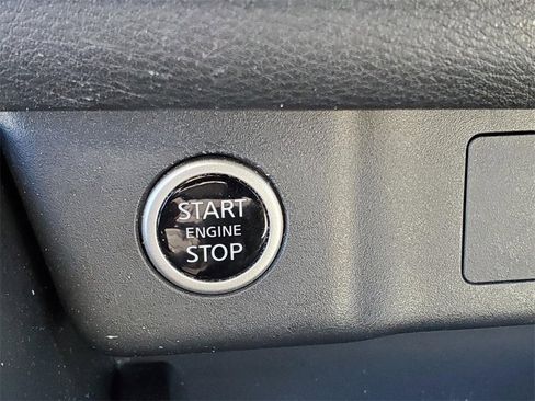 Certified 2023 Nissan Rogue SV image 31