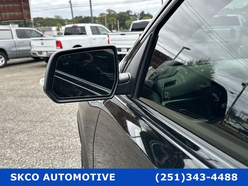 Used 2021 GMC Acadia SLT w/ Elevation Edition image 10