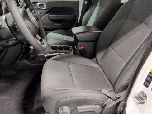 Certified 2022 Jeep Wrangler Unlimited Sport S image 16