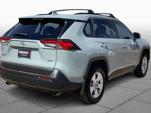 Used 2021 Toyota RAV4 XLE w/ Convenience Package image 12