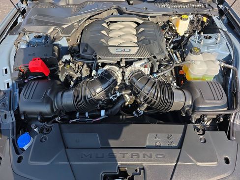 Used 2025 Ford Mustang GT Premium RWD image 13