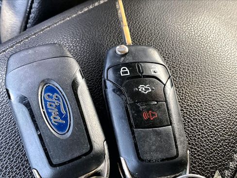 Used 2013 Ford Fusion SE FWD image 14