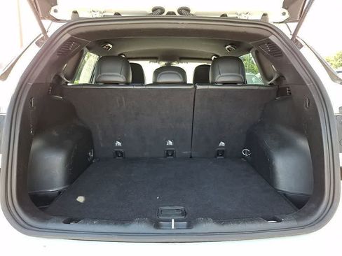 Used 2025 Jeep Compass Trailhawk AWD/4WD image 27