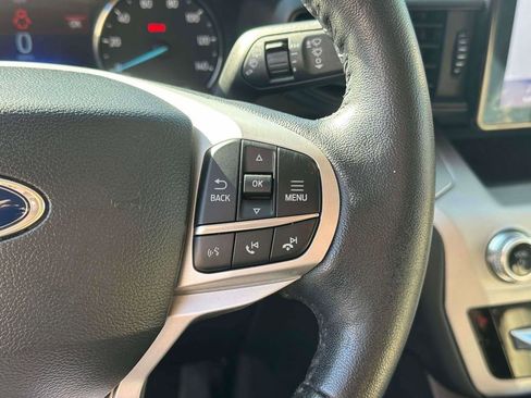 Used 2023 Ford Explorer XLT AWD/4WD image 22