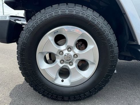 Used 2013 Jeep Wrangler Unlimited Sahara w/ Connectivity Group image 15