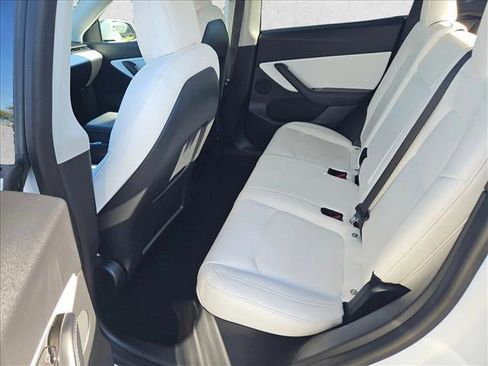 Used 2020 Tesla Model Y Long Range image 15