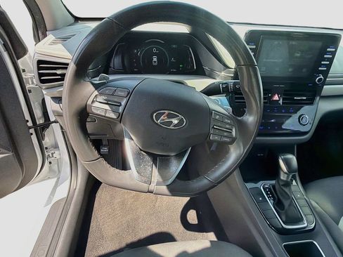 Used 2020 Hyundai Ioniq SE FWD image 11