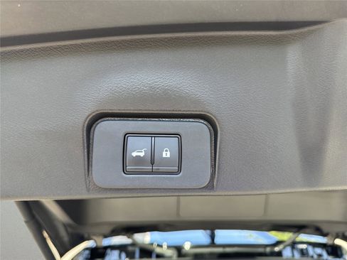 Used 2023 Nissan Rogue SL w/ SL Premium Package FWD image 34