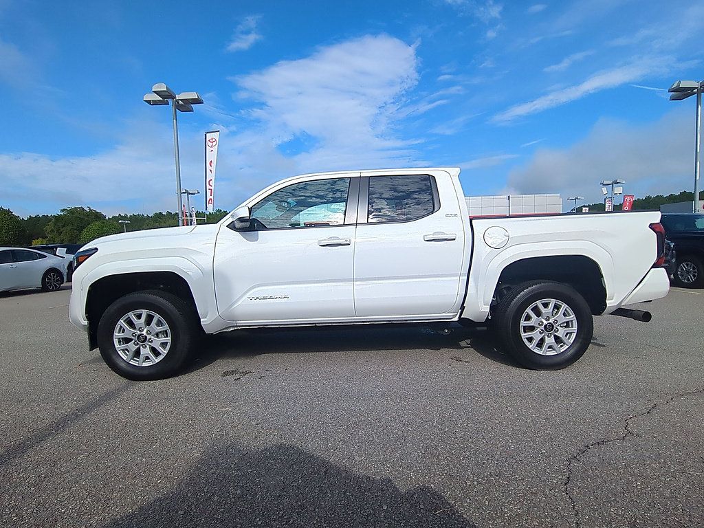 Certified 2025 Toyota Tacoma SR5 AWD/4WD image 6