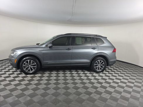 Used 2018 Volkswagen Tiguan SE w/ Panoramic Sunroof Package AWD/4WD image 2
